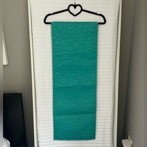 Teal Bubble Pattern Table Runner